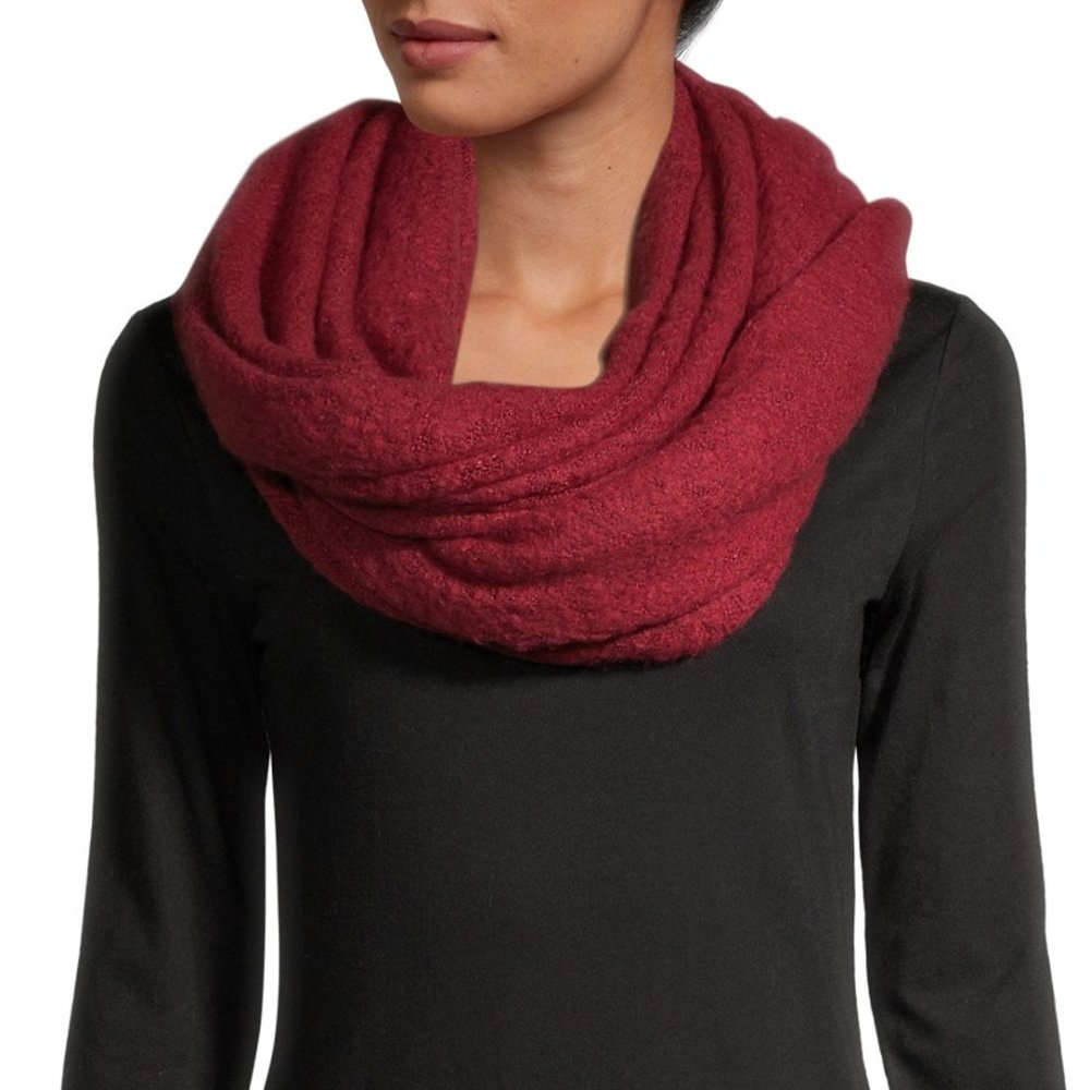 Women's Asymmetrical Marshmallow Oblong Scarf